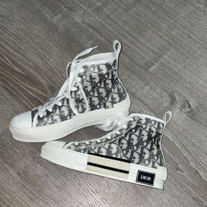 B23 Dior high top sneakers